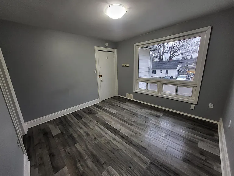 448 Arnley St #3 — Photo 4