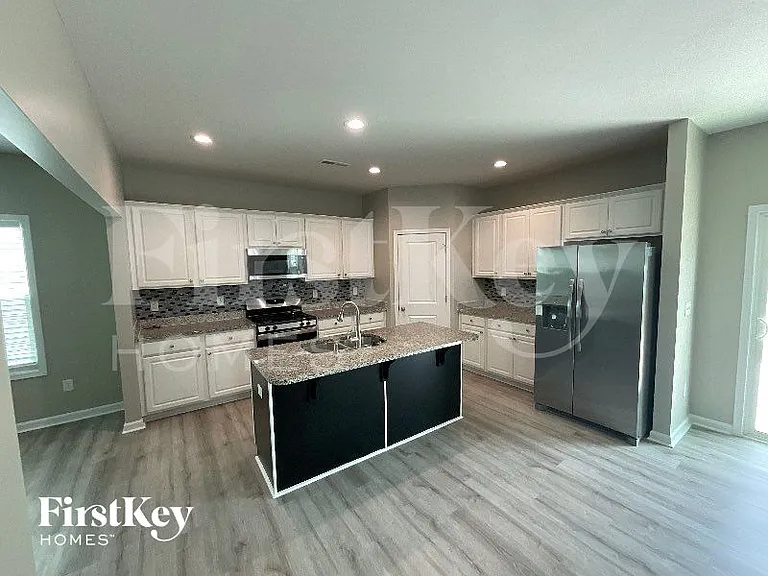 102 Sherrill Place Ln — Photo 4