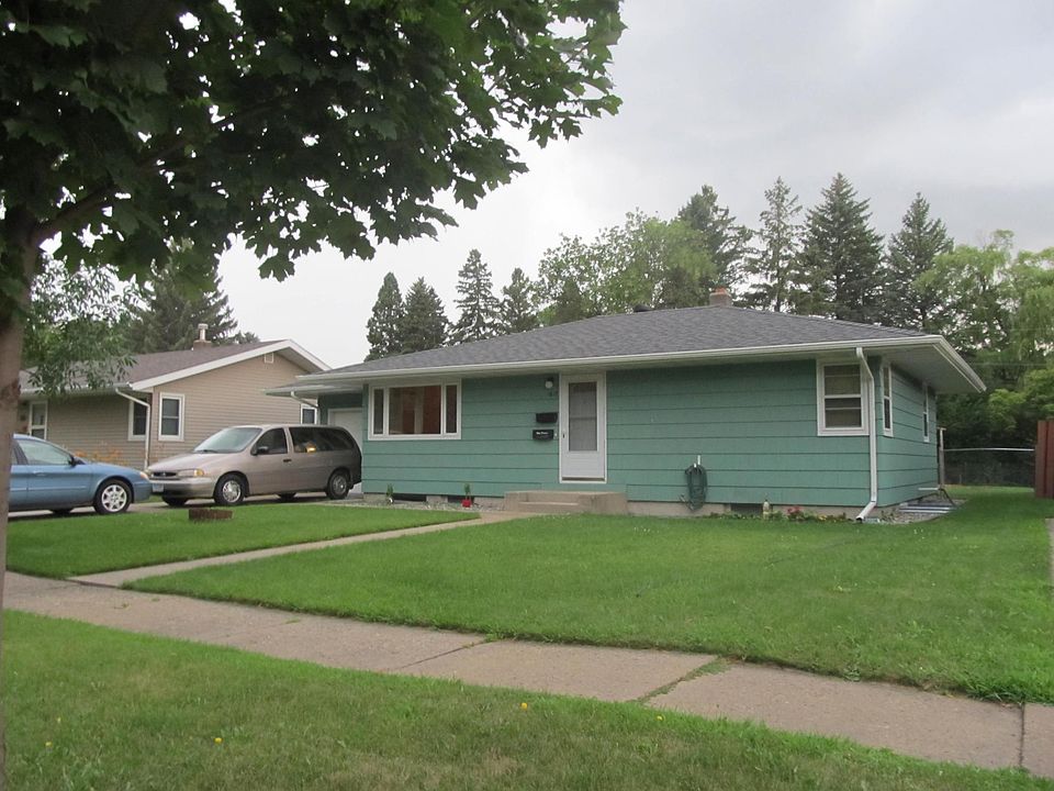 Front view of home

