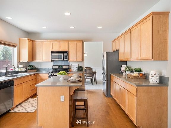 4th image of 1754 26th Ave NE