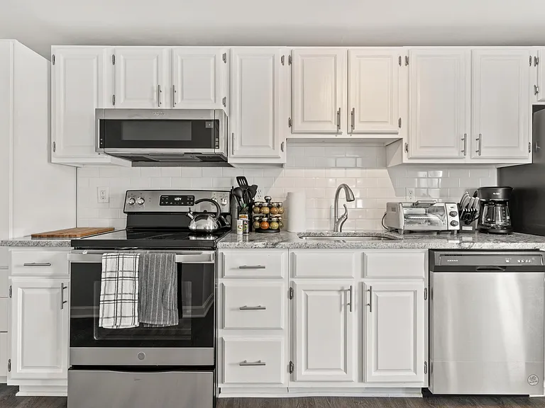 911 Ocean Blvd #10 — Photo 28