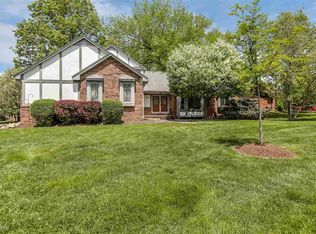 1196 Maple Leaf Dr, Rochester Hills, MI 48309