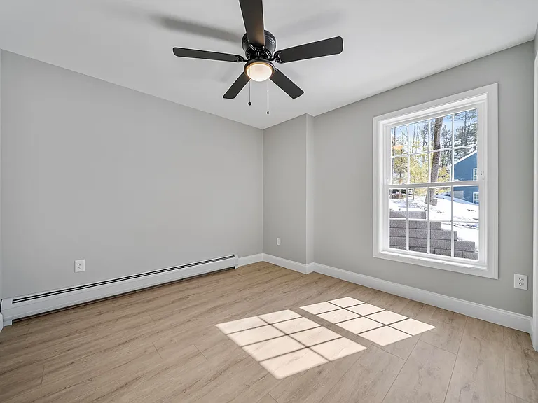 136 S Main St #B — Photo 8