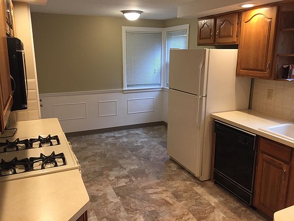2nd image of 4128 Oakwood Dr
