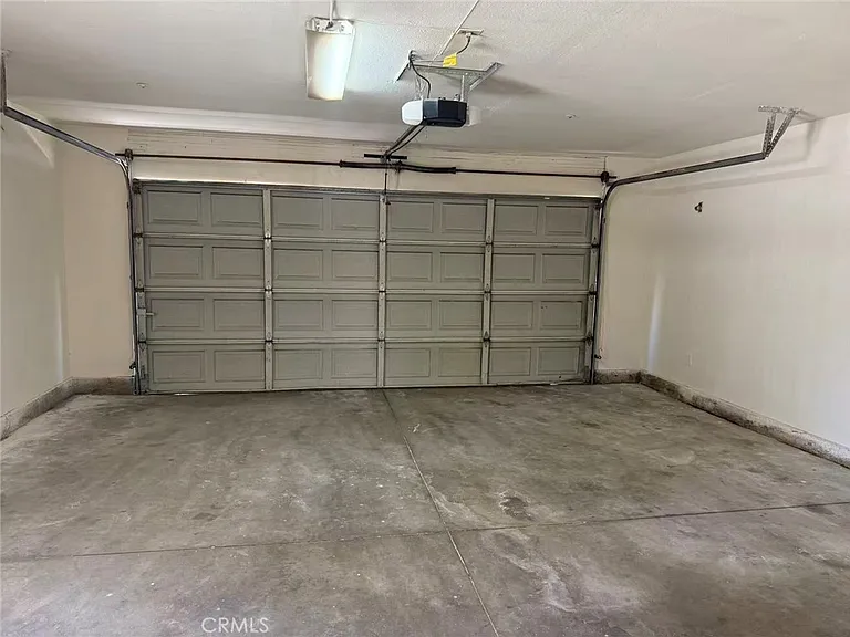 11829 Aurora Ct — Photo 17