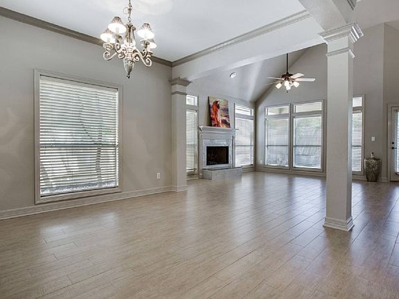4th image of 3530 Monterrey Oak