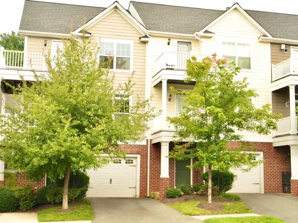 2285 Whittington Dr, Charlottesville, VA 22911