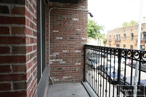 Rented by Grand & Co. | media 27