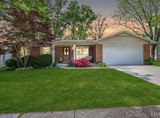 428 Melanie Meadows Ln, Ballwin, MO 63021