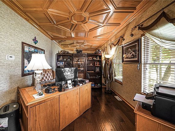 5th image of 3731 Turnberry Dr
