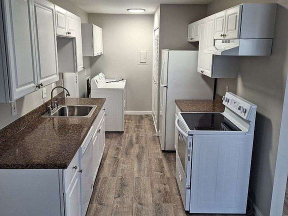 2nd image of 4123 Charter Oak Dr #4123