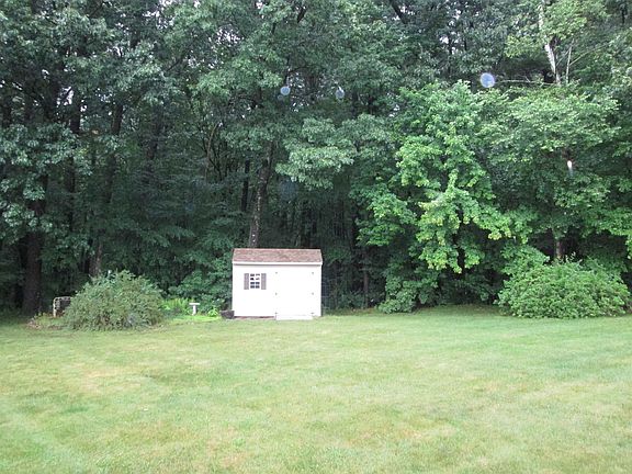3rd image of 25 Holly Lane #B