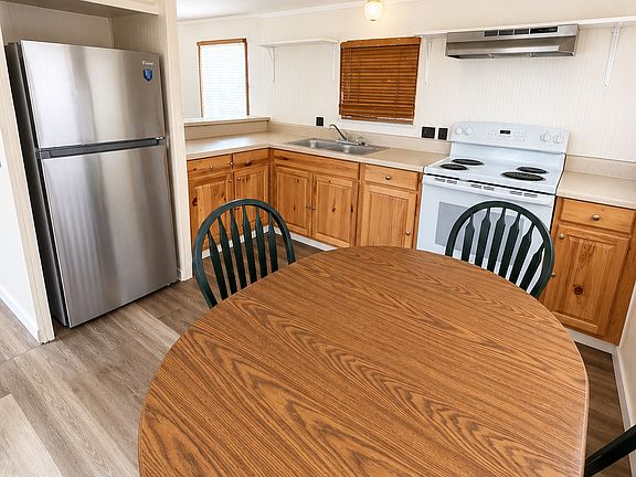 3rd image of 1003 Elm St #G