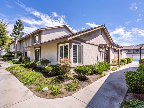 2910 Bradford Pl APT D, Santa Ana, CA 92707