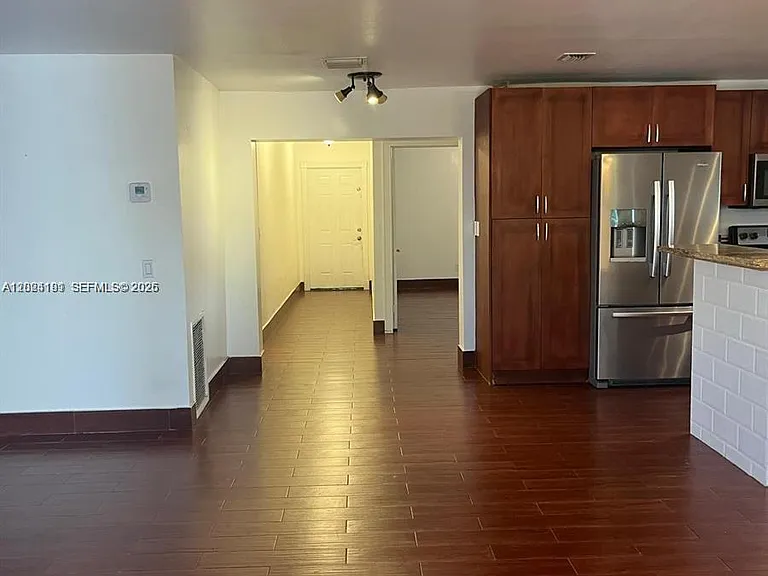 1912 Taylor St — Photo 7