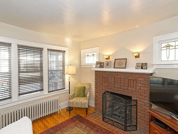 4th image of 41 Fleetwood Ave