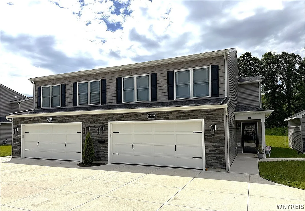 3 bed, 2.5 bath, 3428 sqft, $2,935 — Photo 1