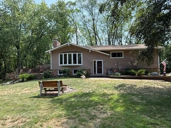 861 Willow Ridge Rd #1, Hudson, WI 54016