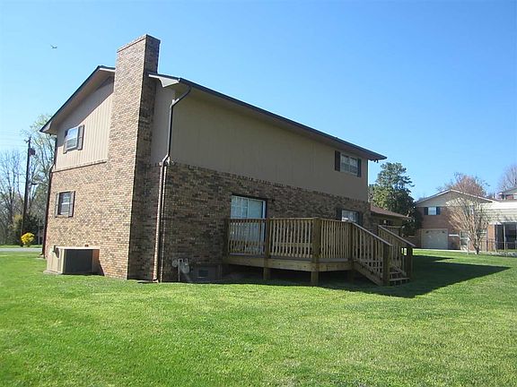 3rd image of 580 Brentwood Dr