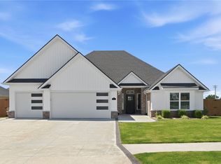 731 Bronco St, Centerton, AR 72719
