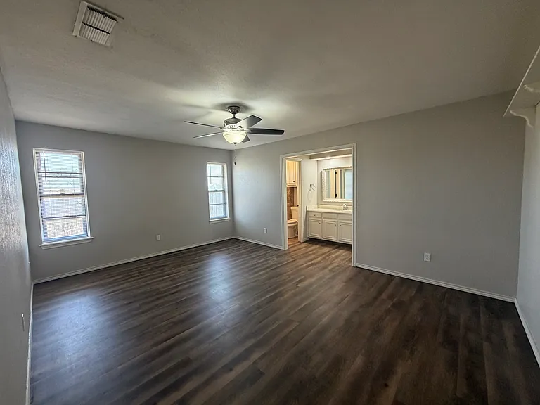 3401 Essex Ave — Photo 12