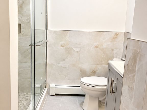 3rd image of 426 Broad St Floor 2