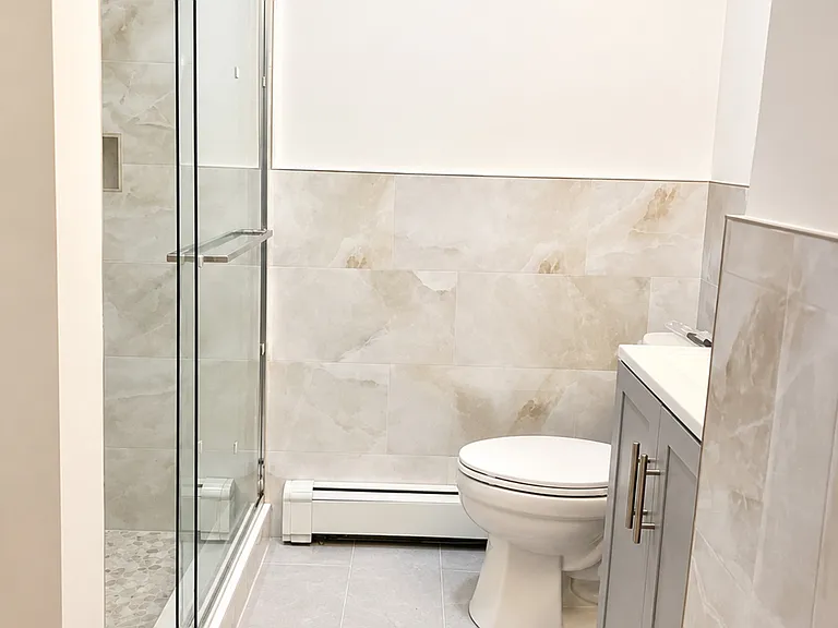 426 Broad St #1 — Photo 3