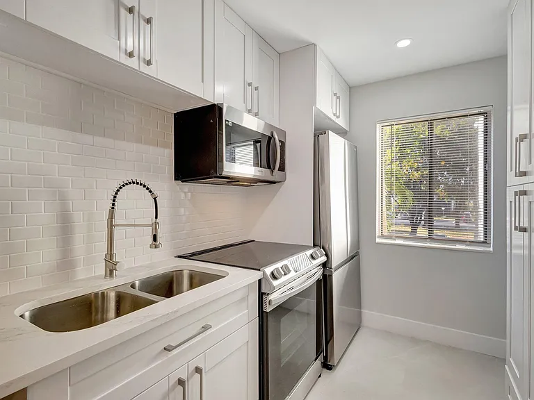 4090 Tivoli Ct #208 — Photo 7
