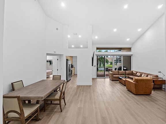 3rd image of 5097 Windsor Parke Drive