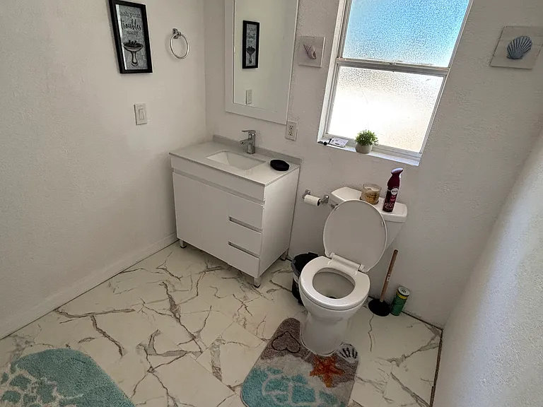 2107 Phillippi St #2 — Photo 13