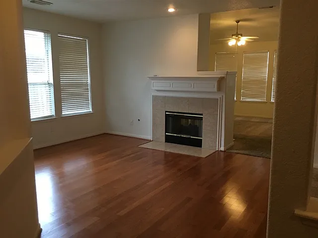 4702 Sebastopol Dr — Photo 3
