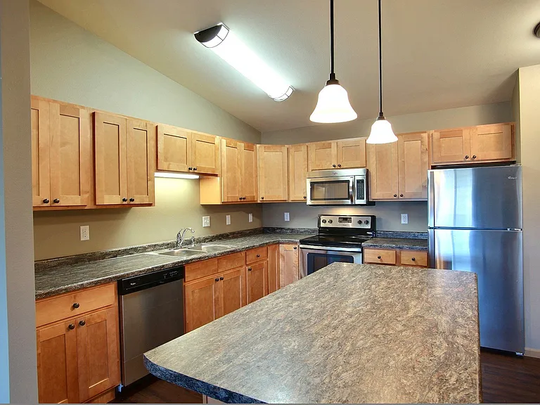 Fargo, ND Urban Plains Apartments | Kitchen