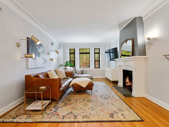 4th image of 444 W Belmont Ave APT 2A