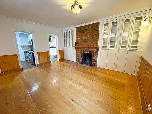 Rented by City Connections Realty | media 16