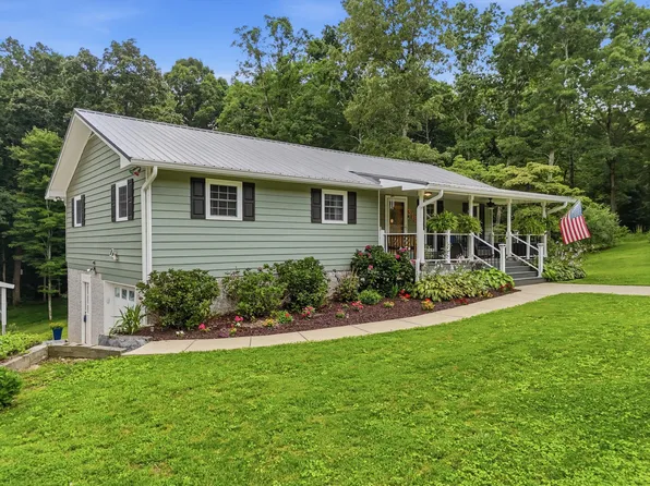 319 Nance Dr, Rossville, GA 30741