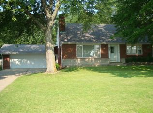 516 N 2nd St, Cissna Park, IL 60924