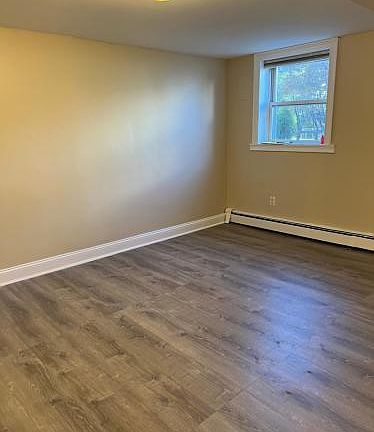 4th image of 49 Briggs Ave