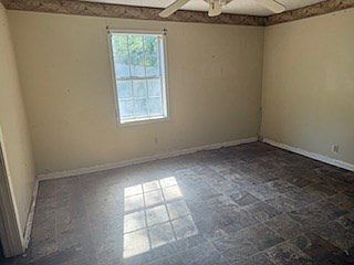 3rd image of 611 3rd Ave N