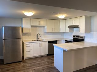 38 Welbourn Dr, Hamilton, ON L9A 3N3