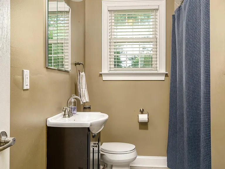 528 Rosedale Ave — Photo 14