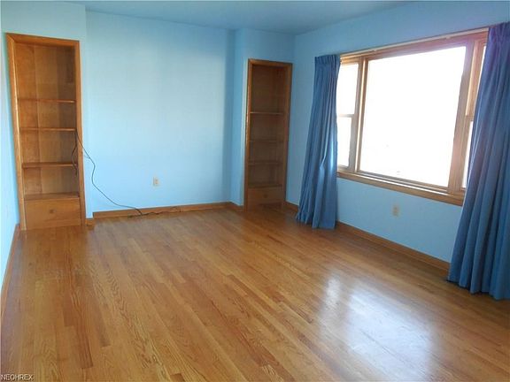 4th image of 1443 Boulevard Dr