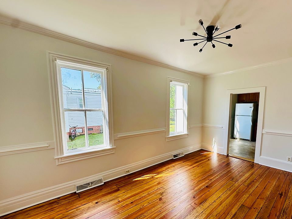 Dining room that would also make a good office