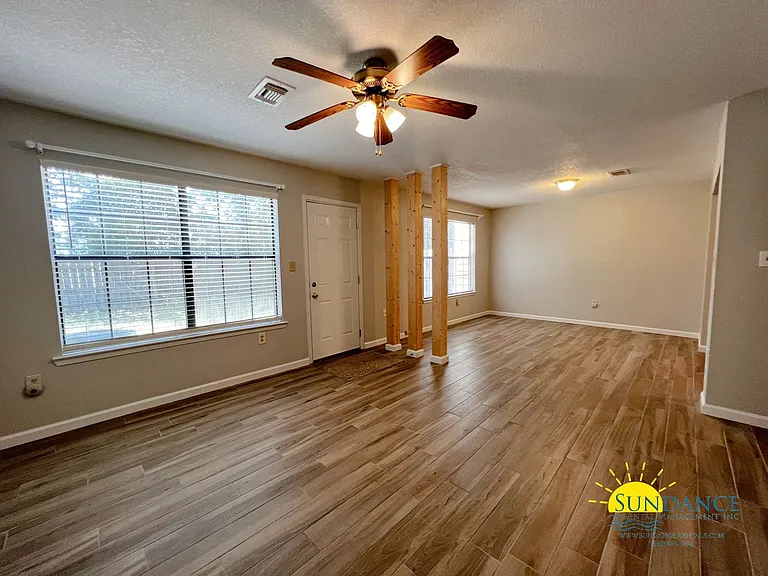 106 Brookmeade Dr — Photo 3