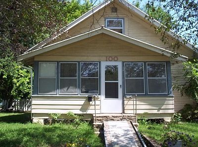 1st image of 100 S Leonard St