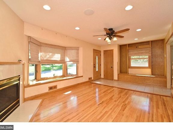 3rd image of 1061 Woody Ln NW