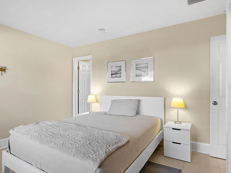 2701 NE 1st St #106 — Photo 23