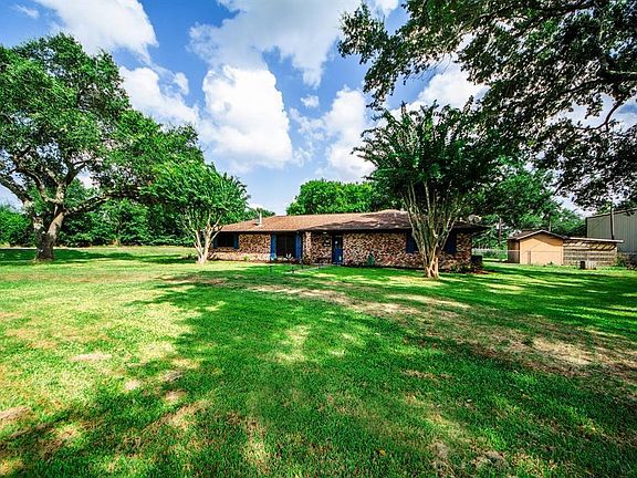 2nd image of 2703 Aspen Dr