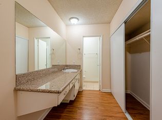 17828 Margate St #102, Encino, CA 91316