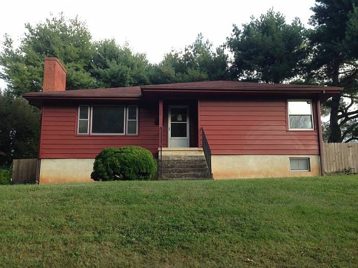 2nd image of 1912 Blenheim Rd SW