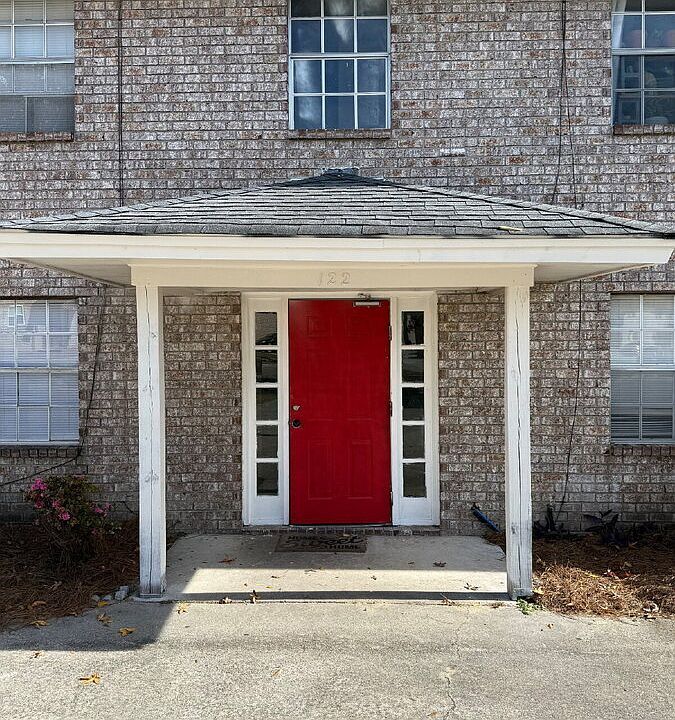 1st image of 122 Woodhouse Ln APT A